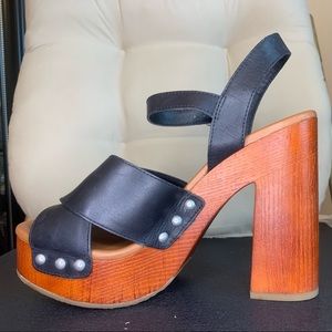 Lucky Brand Mabaz Studded Chunky Heels | Size 8.5